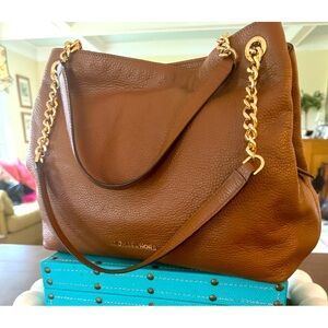Michael Kors purse 👜 great condition , saddle brown pebble